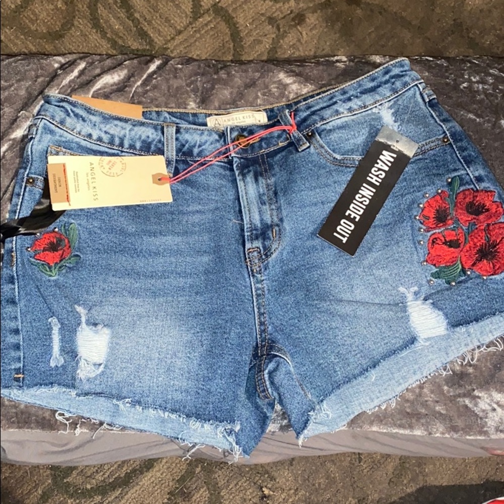 Frayed Hem Jean Shorts
